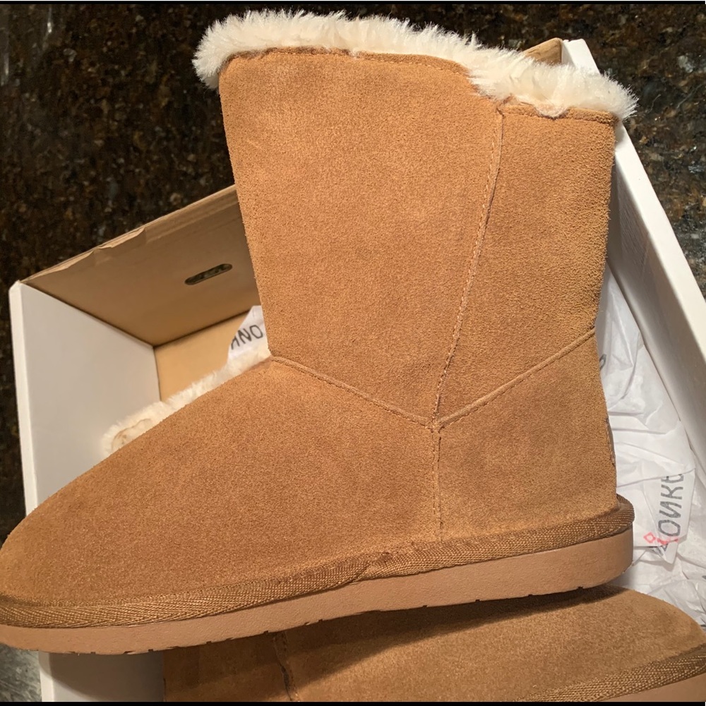 Minnetonka girls boots